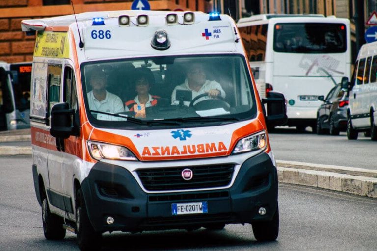 Ambulanza privata a Taranto